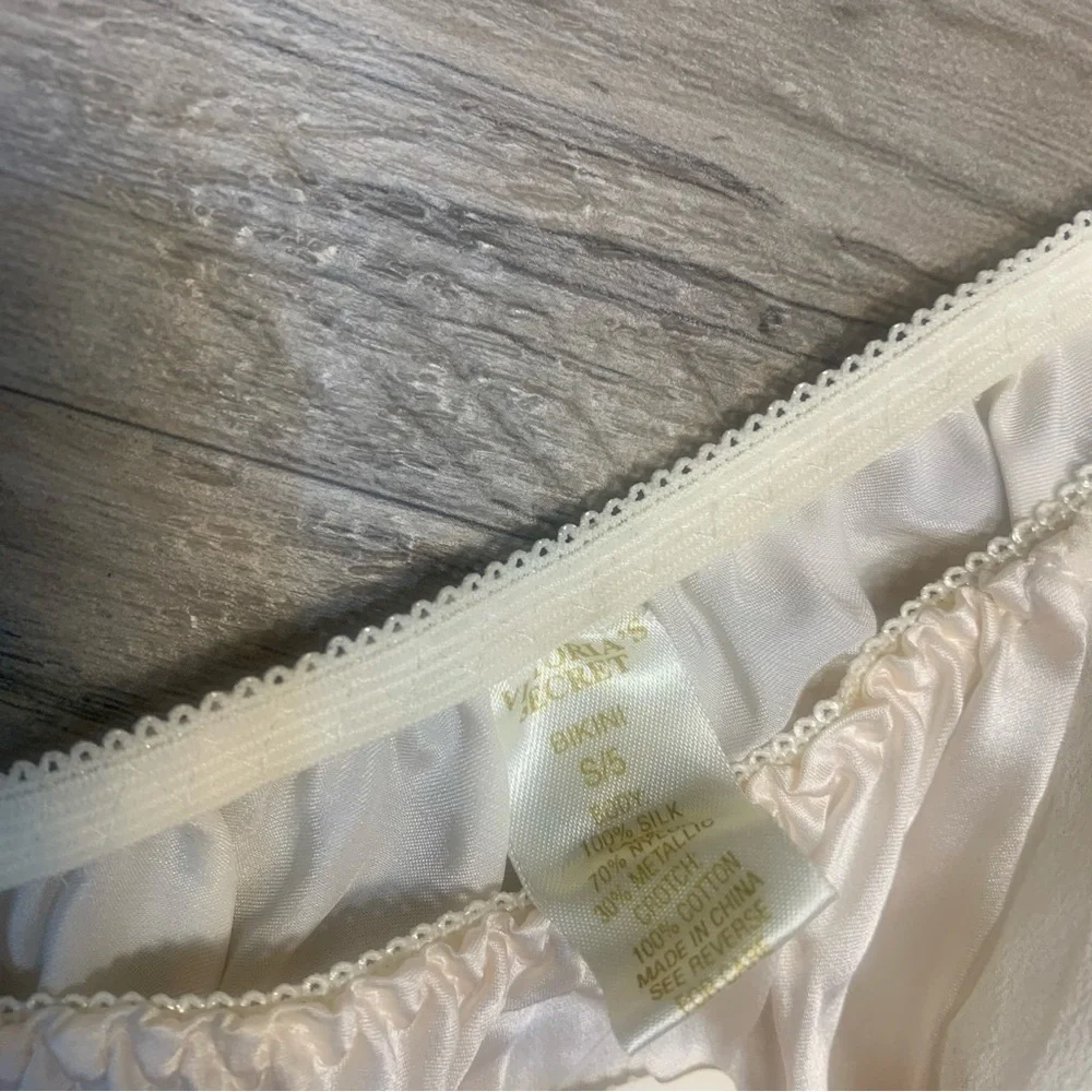 Victoria Secret Rare VTG Gold Label 90s 80s 100% Silk Lace Trim Bikini Panty - Picture 8 of 12
